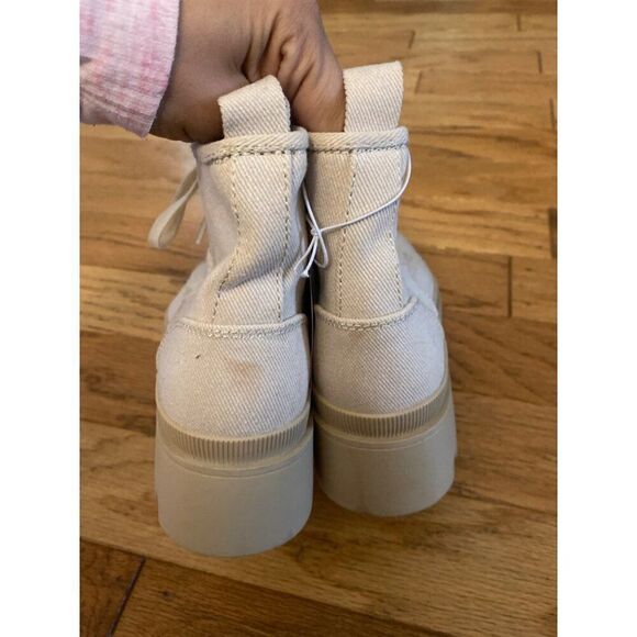 Universal Thread Womens 7.5 Canvas Lace-Up & Zip Chunky Sole Boots Beige - Picture 4 of 6